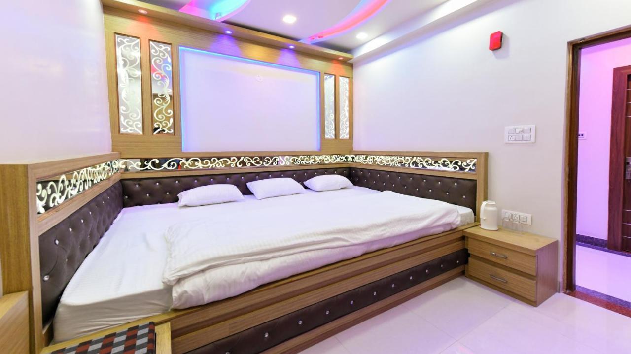 Hn Palace Homestay Agra  Rom bilde
