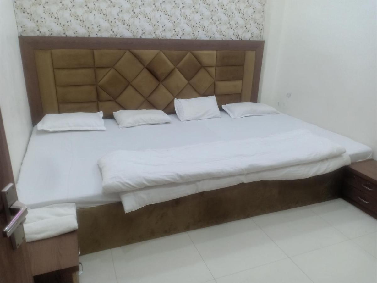 Hn Palace Homestay Agra  Rom bilde